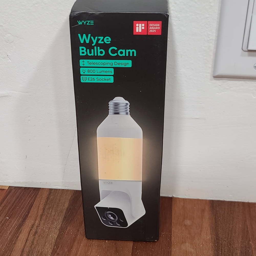 Wyze Bulb Cam - White